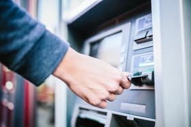 How to Deposit Cash at an Online Bank