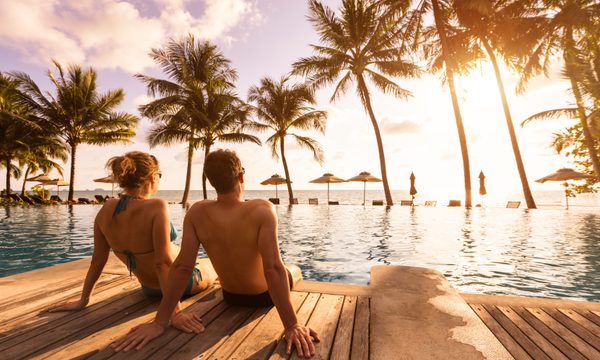 cash-back-vs-travel-rewards-card-how-to-choose