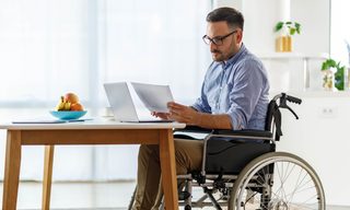 IRA vs. 401(k): Which is better?