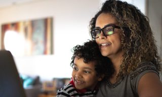 Survey: Less Than Half of Women in U.S. Invest in the Stock Market