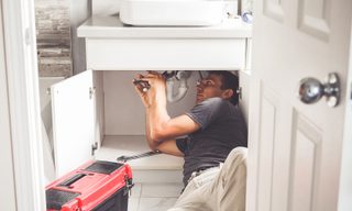 Handyman Insurance: Best Companies, Coverage and Costs