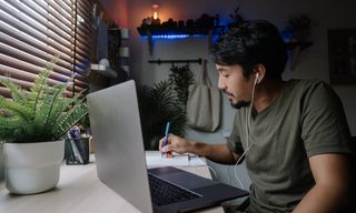 What To Do When the Stock Market Is Crashing