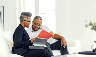 Charles Schwab vs. E*TRADE: 2026 Comparison