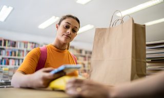 The Best Ways to Give Money to a Teenager