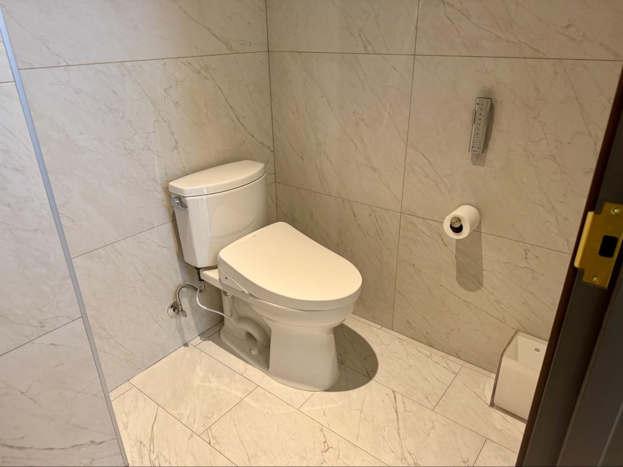 toto Hilton HGV Elara Las Vegas toilet