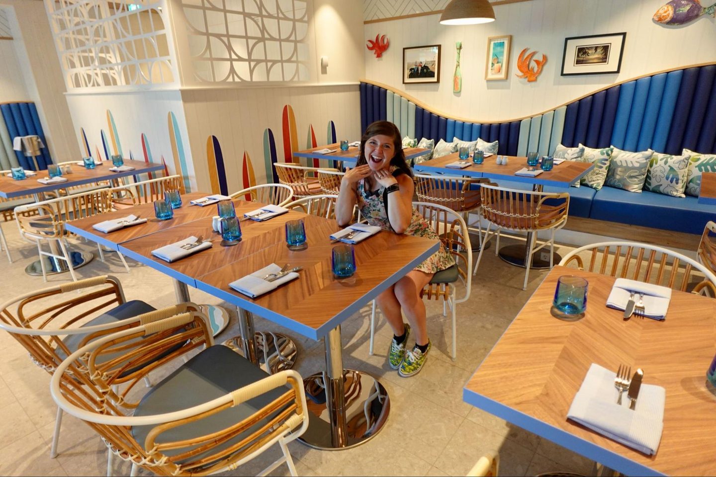 Indoors, Restaurant, Cafeteria