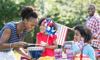 15 Places With Memorial Day Sales (or Freebies)