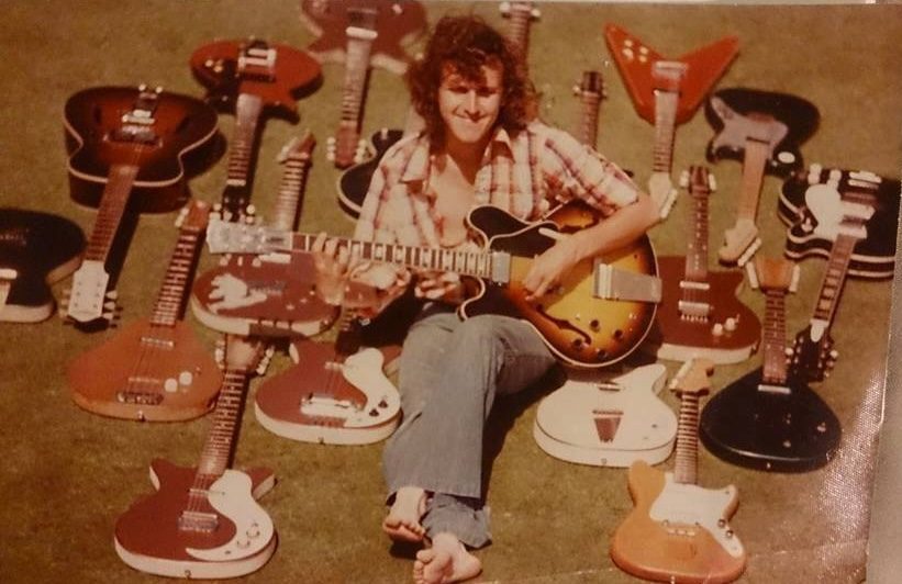 declutter-70s Guitars