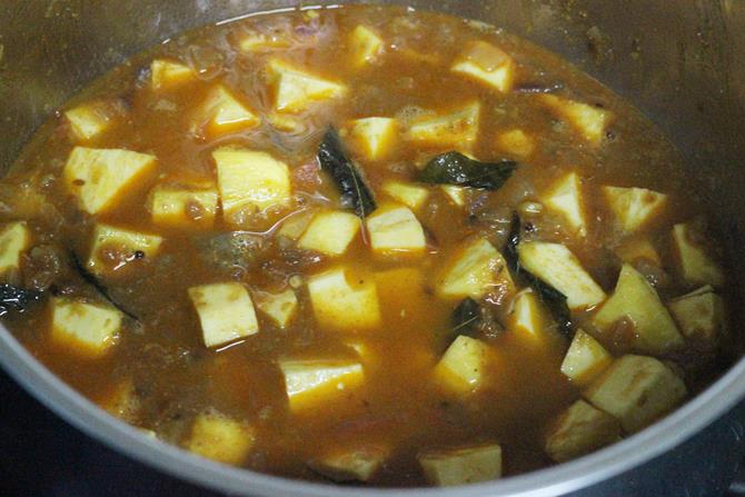 pouring enough water for sweet potato curry