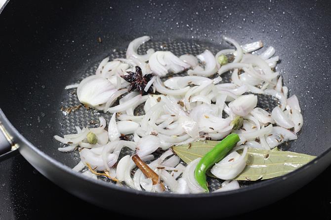 fry onions in oil