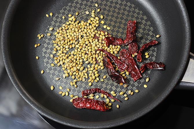 roasting chilies coriander
