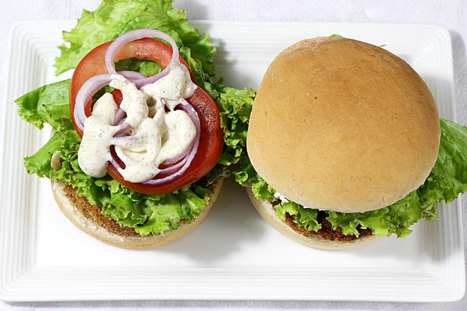 assemble burger & toppings