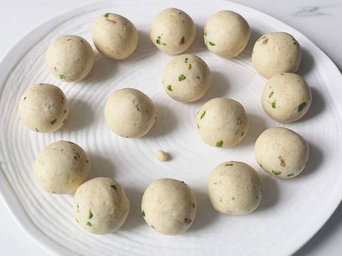 shaped paneer koftas in a plate