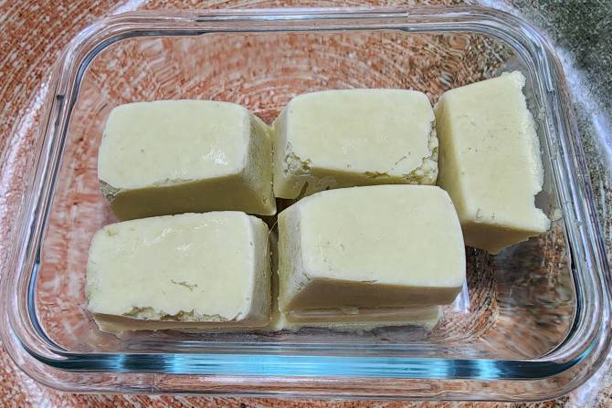 frozen cubes of ginger garlic paste