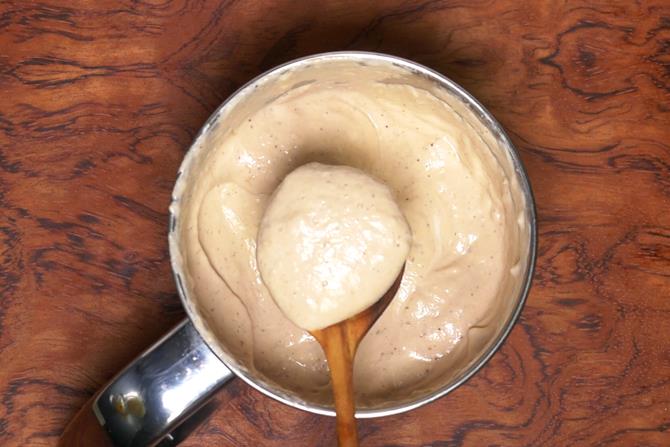 puree onions and nuts to make chicken korma curry