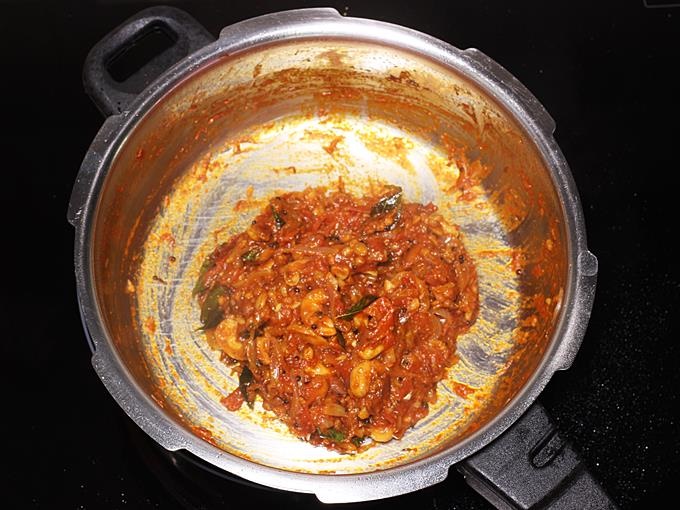 cooked tomato masala