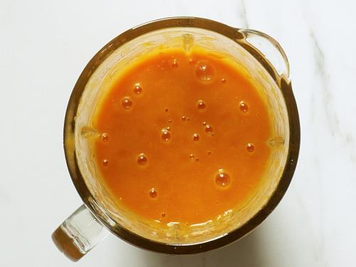 smooth tomato puree in blender
