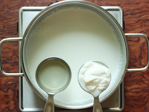 addition of vinegar or lemon juice