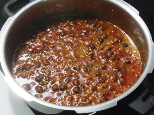 cooked kala chana