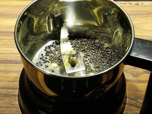mustard seeds for tomato pickle