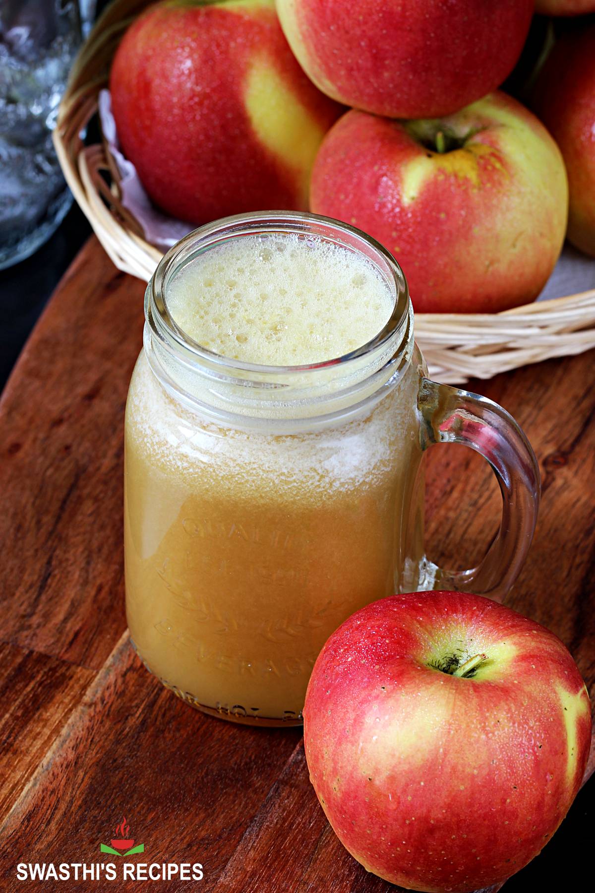 Apple Juice served in a mason jar