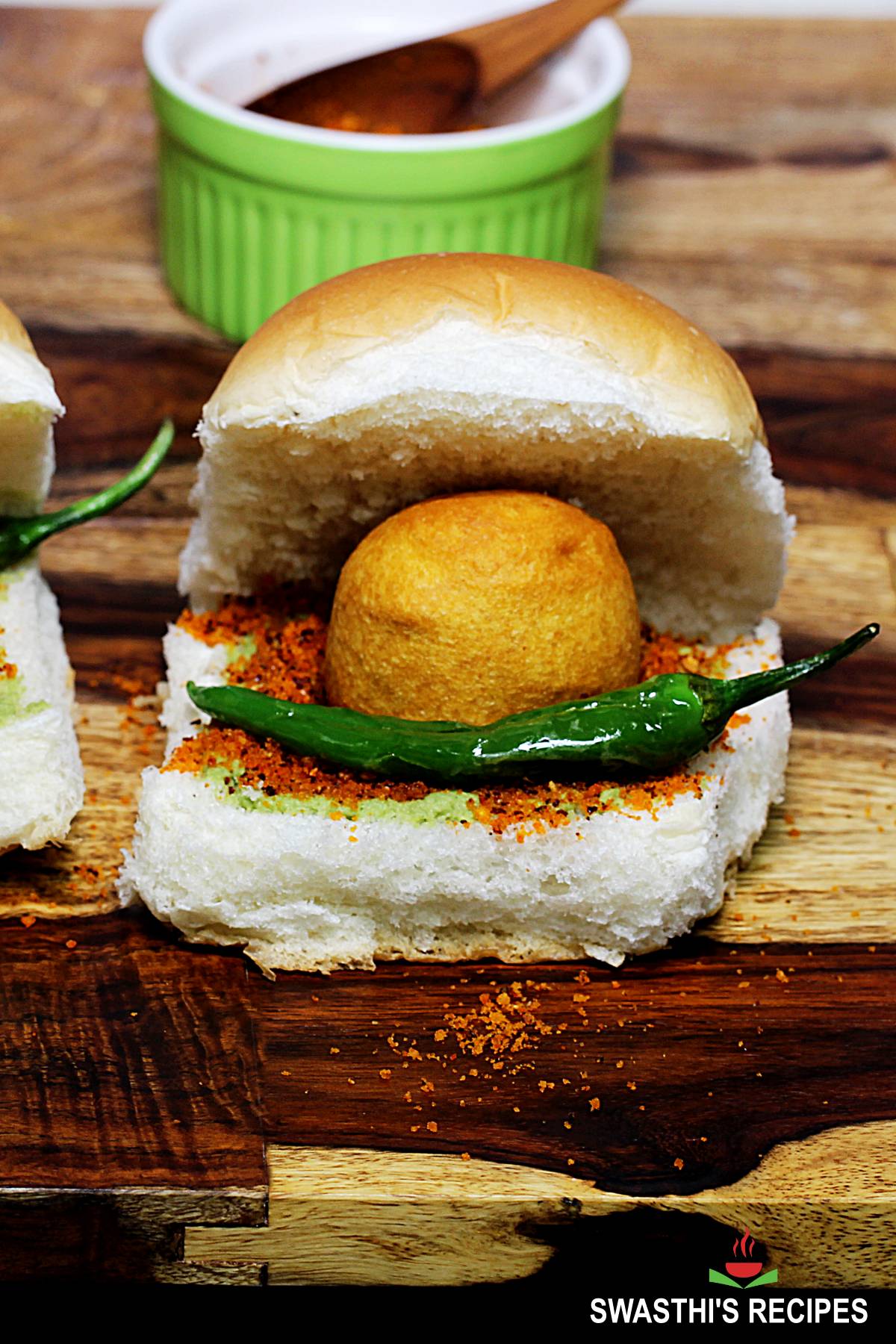 Vada pav - Mumbai Street Style