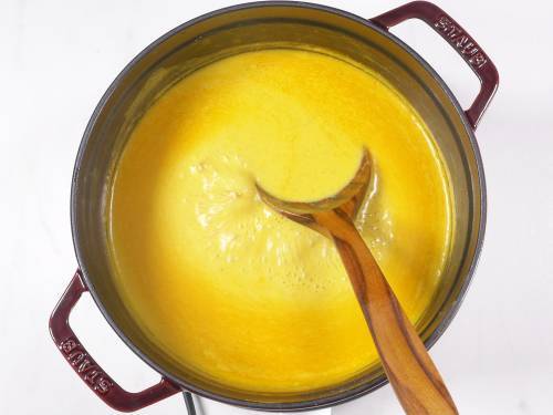 traces of oil over kadhi