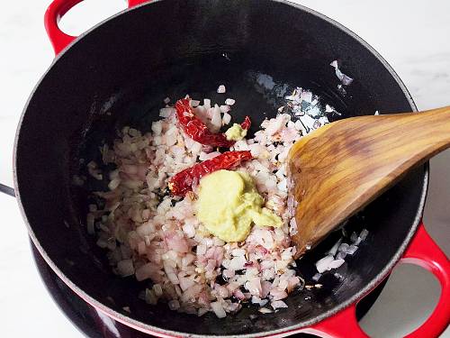 saute onions ginger garlic