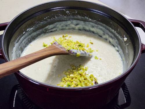chopped pistachios