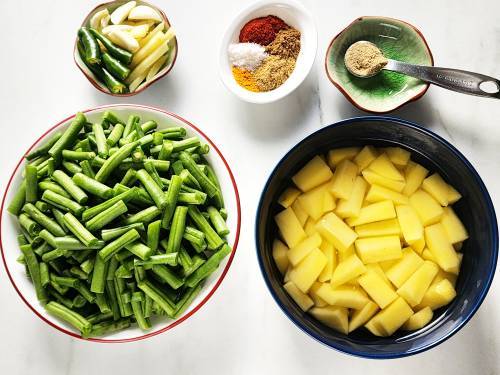 ingredients to make green beans and potatoes