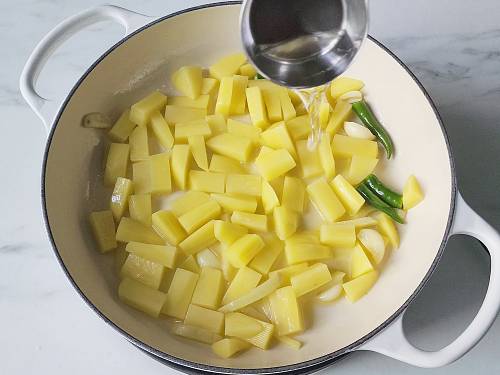 cook potatoes in water