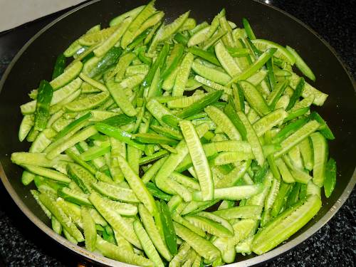 Dondakaya slices
