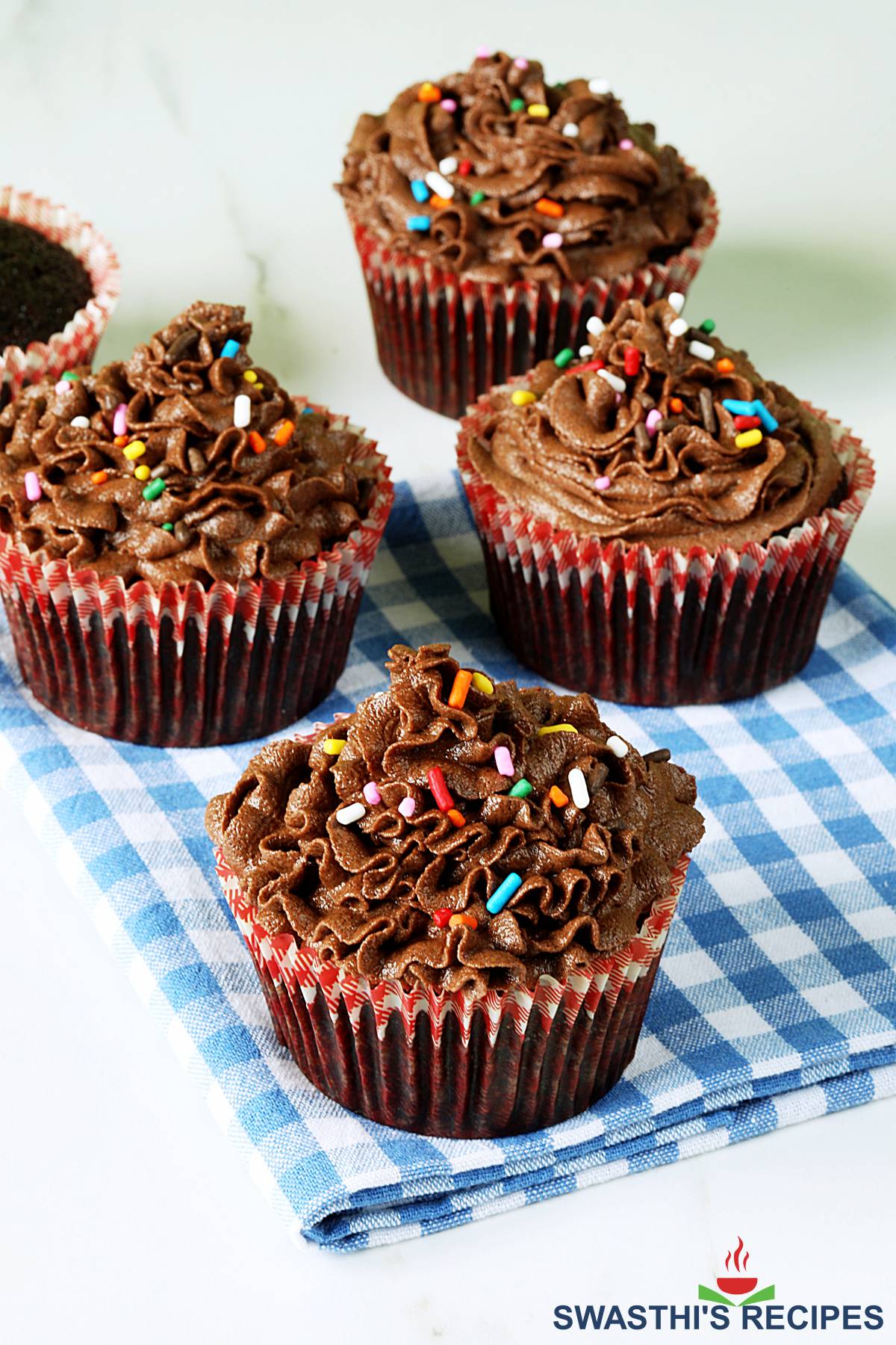 Eggless Cupcakes - Chocolate and Vanilla