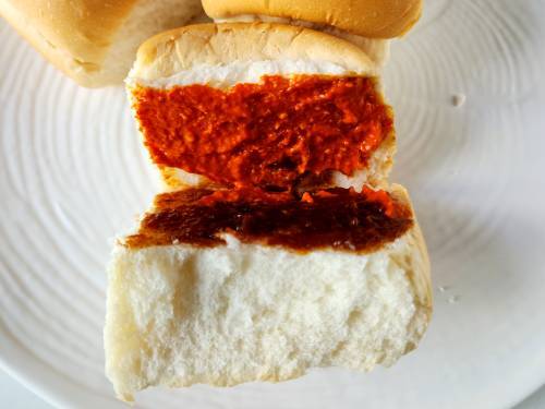 smear chutney on pav